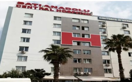 İzmir Central Hospital’da Güven Krizi: Şikayetler Artıyor, Hastalar Çözüm Bekliyor
