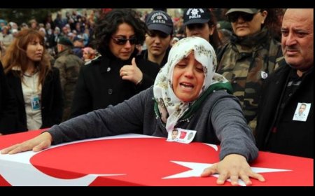 Şehit Annesinin Feryadı:  Şehidin Helvası Sizin Ocakta Kavrulmadığı Sürece Size Hep Tatlı Gelecek