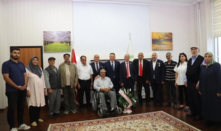 Şehit Ailelerinden Rektör Prof. Dr. Ekrem Gürel’e Anlamlı Ziyaret