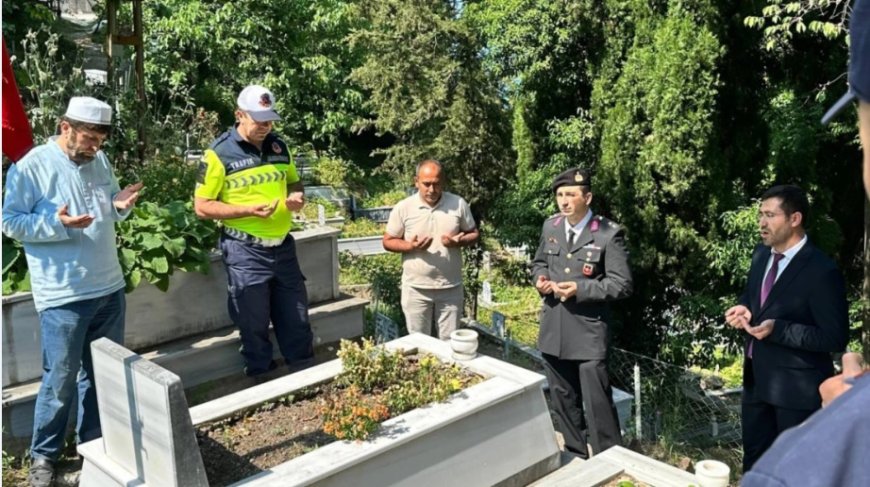 Şehit Er Rahmi Yılmaz, Kabri Başında Dualarla Anıldı