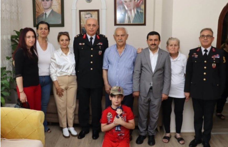 General ve Eşinden Şehit Ailelerine Bayram Ziyareti