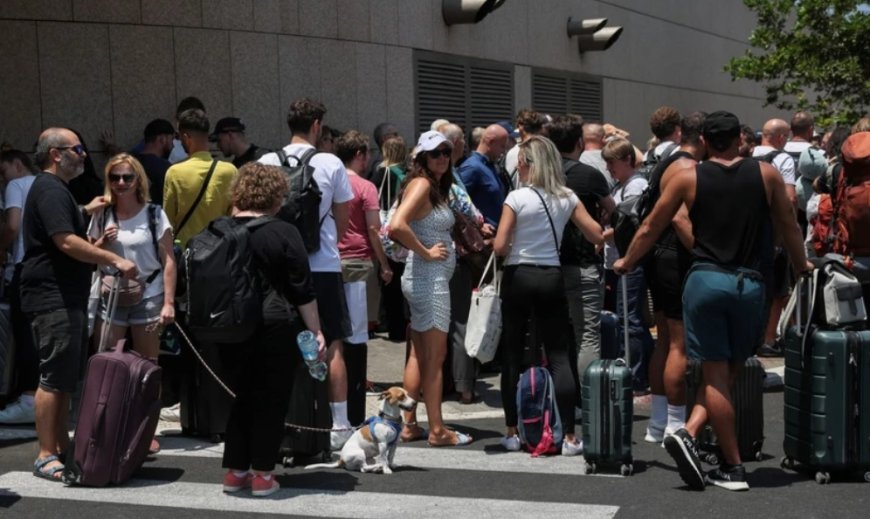 Tahran ve Tel Aviv Boşalıyor: Füzeler Yağdı, Karaborsa Patladı