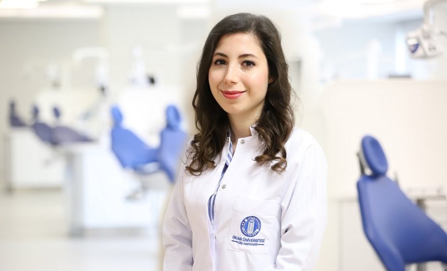 Diş Eti Estetiği Sadece Gülümseme Değil, Sağlık da Kazandırıyor