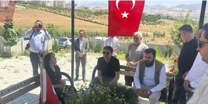 Kaymakam Dilekli’den Duygusal Veda: Şehit Ataş’ın Mezarı Başında Helallik Aldı