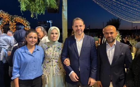 Albayrak Attends Wedding as Witness in Yalova