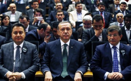 Türk Siyasetinde Yeni Dalgalar: Davutoğlu ve Babacan Neden Beklentileri Karşılayamadı?