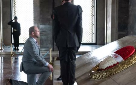 Belçika Savunma Bakanı Anıtkabir’de Diz Çöktü: Atatürk’e Derin Saygımı İfade Ettim