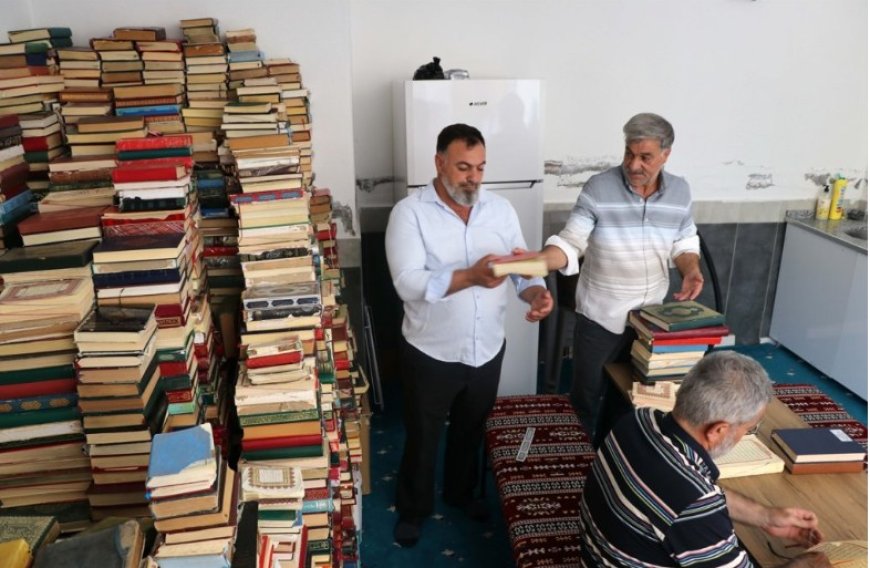 Şehit Oğlu İçin Binlerce Kur’an-ı Kerim’i Onarıyor