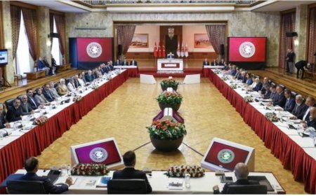 Demokratikleşme paketleri beklenirken Ankara’da hangi yasalar masada?