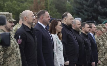 Ukrayna Ulusal Bayrak Günü'nü Kutluyor: Göndere Çekilen Her Bayrak, Rus Saldırılarına Meydan Okuyor