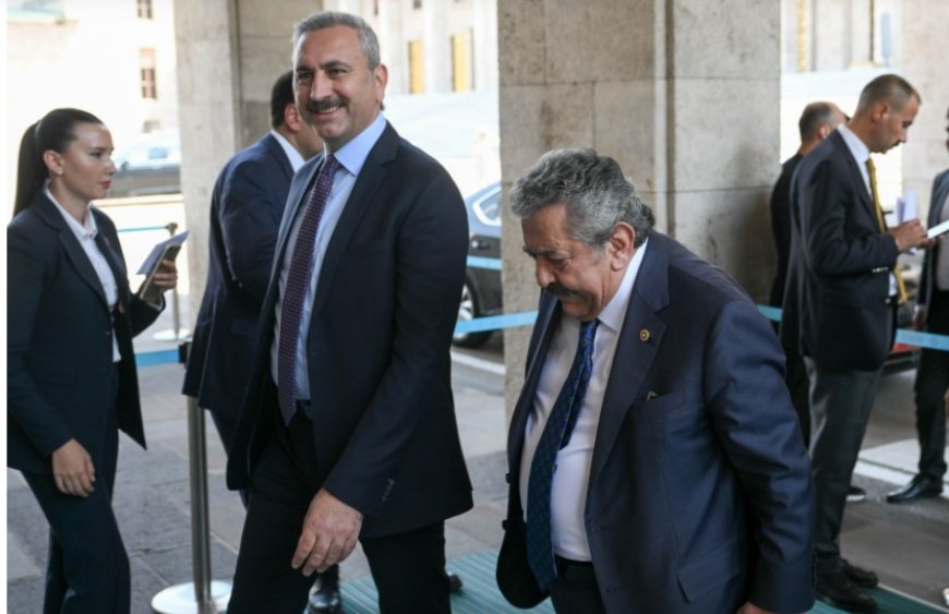 Çözüm sürecinde Suriye ve  yük  tartışması: AKP’ye eleştiriler, demokratikleşme beklentisi