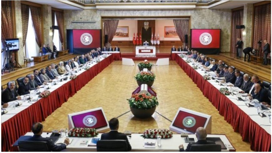 Demokratikleşme paketleri beklenirken Ankara’da hangi yasalar masada?