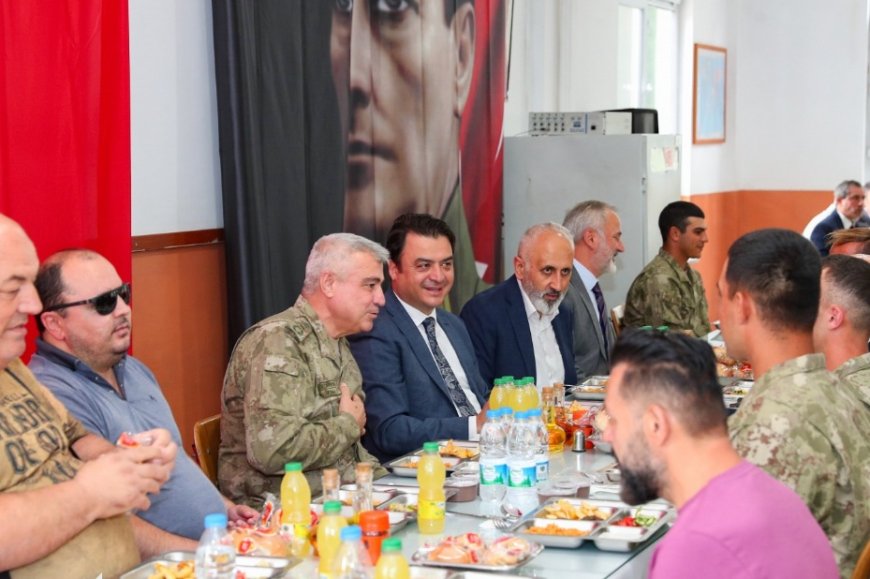 Türk Milleti Kendisi İçin Fedakârlık Yapanları Kalbinde Taşır
