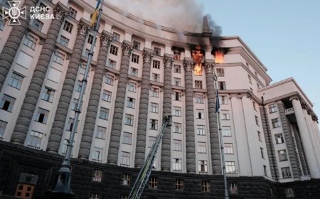 Kiev’de hükümet binasına isabet: Rusya’dan savaşın en büyük hava saldırısı
