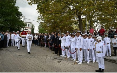 Vali İlhami Aktaş, Gölcük’te Kıbrıs Gazisi Recep Özgül’ün cenazesine katıldı