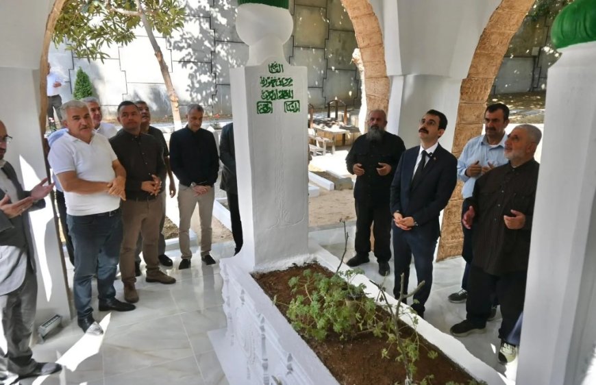 Depremde Zarar Gören Gazi Abdurrahman Paşa Türbesi Yeniden Kapılarını Açtı