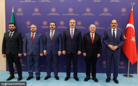 Suriye'de Kritik Diplomatik Trafik Hızlandı: Ankara'da Üst Düzey Zirve, SDG'den Şam Ordusu'na Entegrasyon Açıklaması