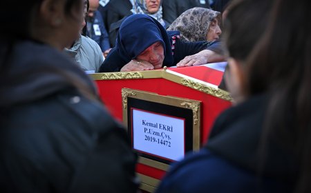 Şehit Uzman Çavuş Kemal Ekri Son Yolculuğuna Dualarla Uğurlandı: Kardeşi,  Başına Bu Gelmemeliydi Diye Ağladı