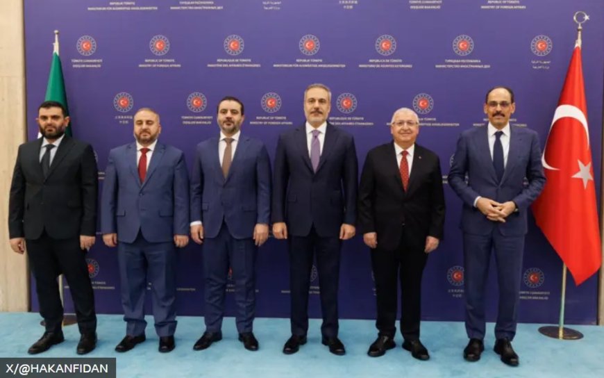 Suriye'de Kritik Diplomatik Trafik Hızlandı: Ankara'da Üst Düzey Zirve, SDG'den Şam Ordusu'na Entegrasyon Açıklaması