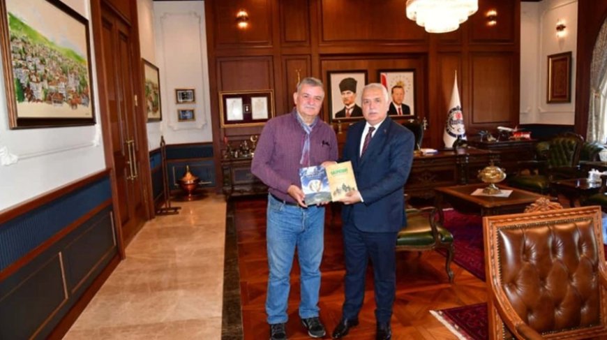 Gazi Torunu Araştırmacı Yazar, Trabzon Valisi Aziz Yıldırım'ı Ziyaret Etti: Şehitlik Mirasına Güçlü Destek Sözü