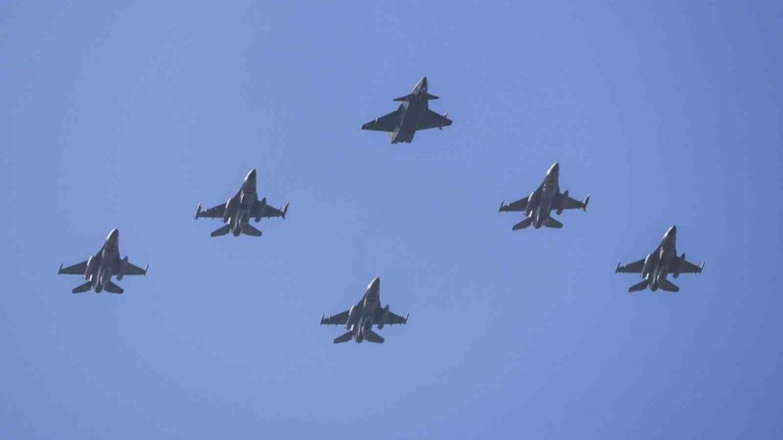 KIZILELMA jet hedefi vurdu: Havacılık tarihinde yeni çağ