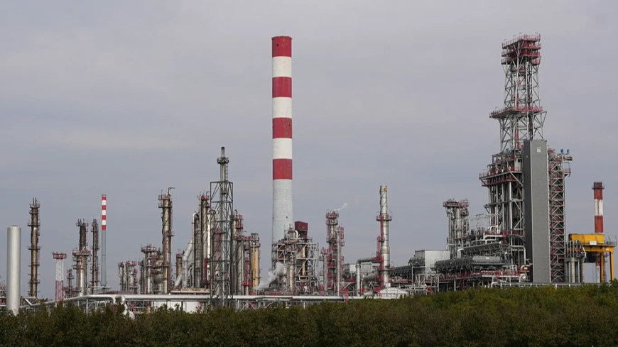 ABD’den onay çıkmadı: Sırbistan Rusya ortaklı rafineriyi durduruyor