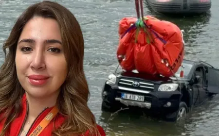 Elif Kumal babası Mustafa Kumal’ın yanına defnedildi