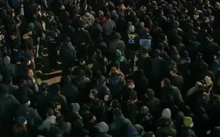 İran'da Rıza Pehlevi çağrısı sonrası protestolar: İnternet kesildi