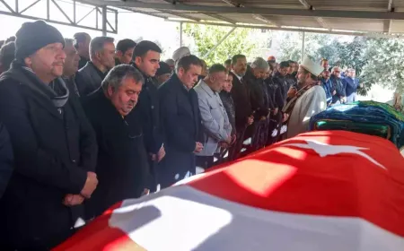 Vali Sözer, Osmaneli'de Kıbrıs Gazisi Eyüp Kılıçarslan'ı uğurladı
