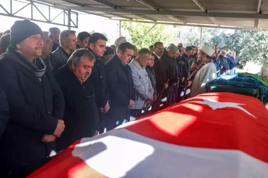 Vali Sözer, Osmaneli'de Kıbrıs Gazisi Eyüp Kılıçarslan'ı uğurladı