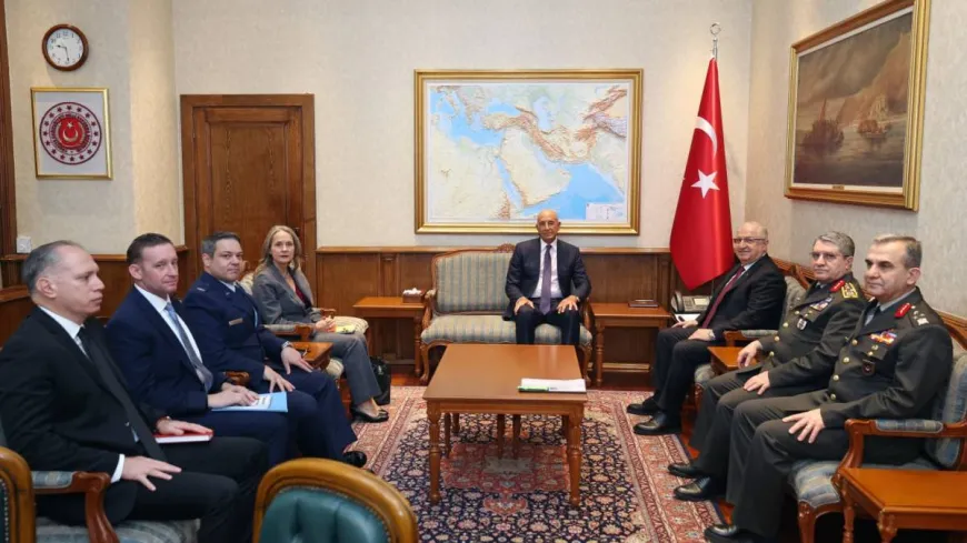 MSB'nin paylaştığı fotoğraftaki oturma düzeni tepki çekti