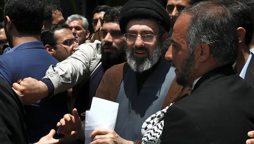 İran'da devir teslim: Yeni dini lider Mücteba Hamaney oldu