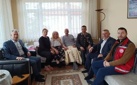 Akşehir'de gazi ve şehit babasına anlamlı moral ziyareti