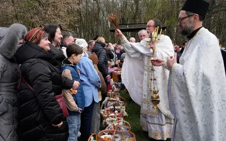 Ukraine and Russia trade blame over Easter ceasefire violations