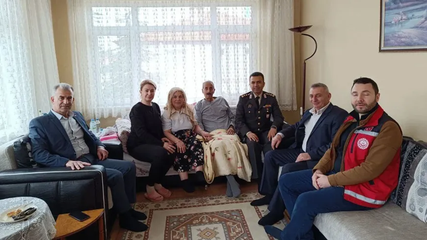 Akşehir'de gazi ve şehit babasına anlamlı moral ziyareti
