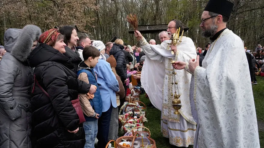 Ukraine and Russia trade blame over Easter ceasefire violations