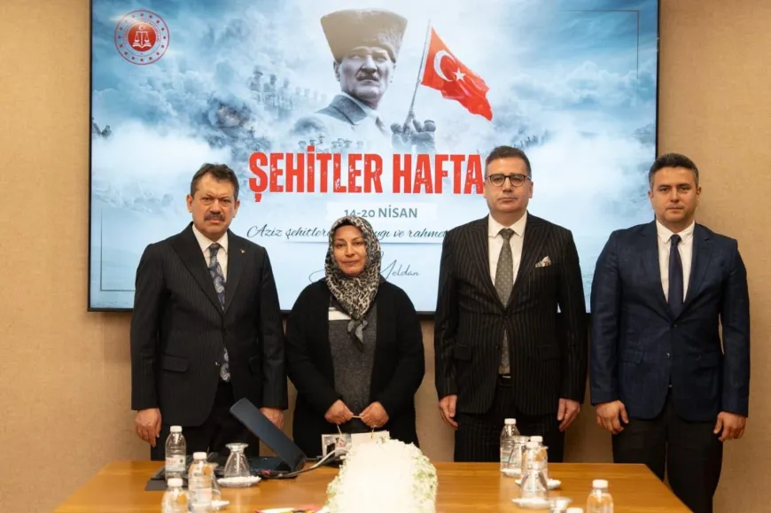 İzmir Adliyesinde Şehitler Haftası: Şehit yakınları ağırlandı