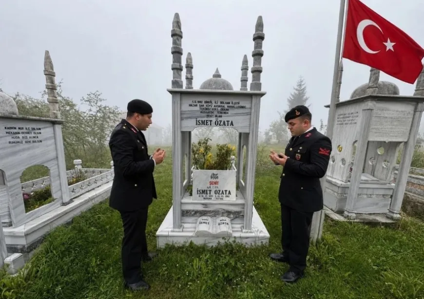Düzce’de şehit İsmet Özata kabri başında anıldı
