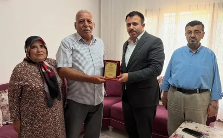 Düziçi Kaymakamı'ndan Şehit Babası Muhittin Göl'e Babalar Günü Ziyareti