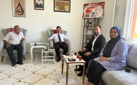 Nurdağı Kaymakamı Erciyas'tan şehit babasına Babalar Günü ziyareti