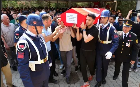 Şehit Samet Karabulut Adana’da gözyaşlarıyla toprağa verildi