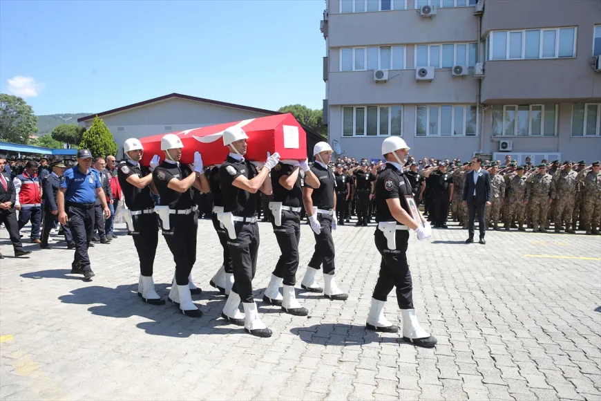 Şehit polis Tayfun Baş Denizli’de son yolculuğuna uğurlandı
