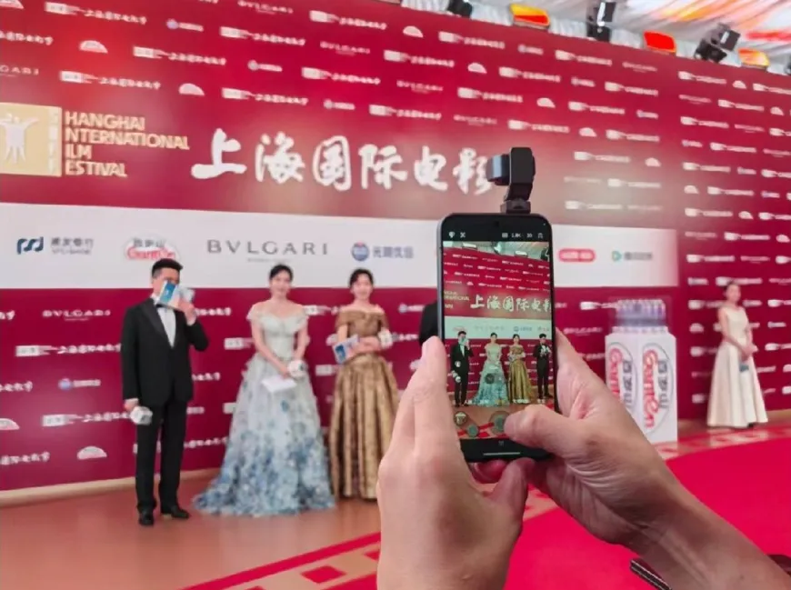 HONOR Robot Phone Şanghay Film Festivali’nde sinema sahnesine çıktı