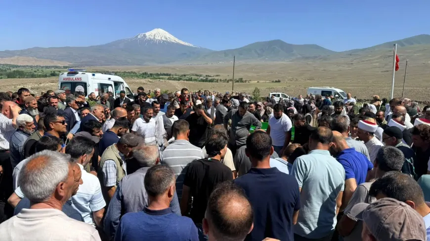 İki şehit babası Ahmet Akdeniz, Iğdır’da son yolculuğuna uğurlandı
