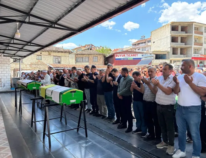 Şehit annesi Güllü Uğur Durağan’da dualarla son yolculuğuna uğurlandı