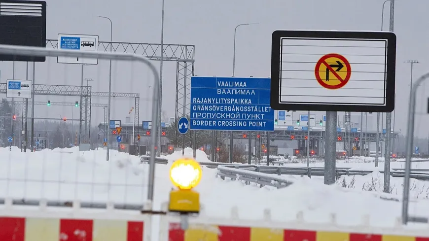 Rusya, Finlandiya ve Baltık demiryolu geçişlerini askıya aldı
