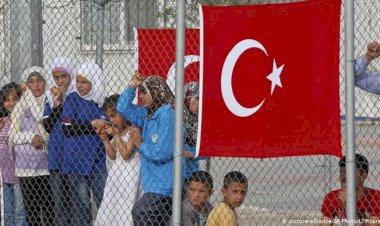 Yorum: "Suriyeliler Defolsun" eşittir "Türken Raus"