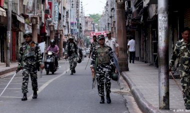 Keşmir'de yüzden fazla gözaltı