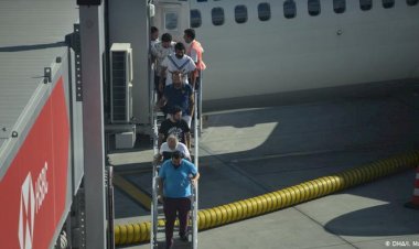 Nijerya'da serbest bırakılan denizciler Türkiye'ye döndü