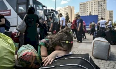 İstanbul'daki Suriyeliler - Financial Times: Türk hükümeti kayıt dışı göçmenlere yönelik kısıtlamaları artırdı